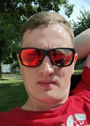Антон из Кронштадта 37 лет