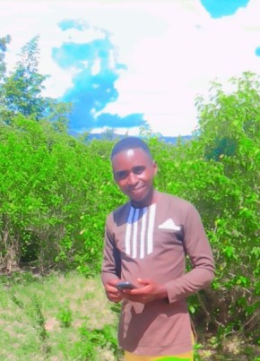 Dan Liger, 20, République du Burundi, Bujumbura