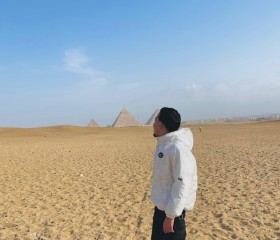 Ezz, 24, Cairo