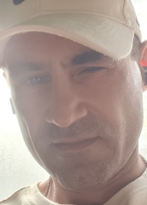 Анатолий из Екатеринбурга 44 года