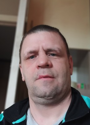 Роман из Петрозаводска 45 лет