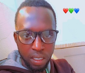 Sow, 20, Labe