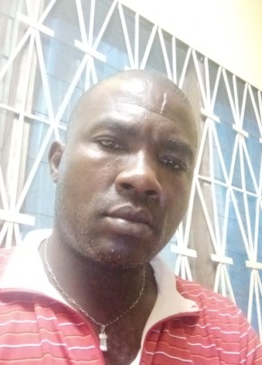 Hugues Ismael , 46, Republic of Cameroon, Yaoundé