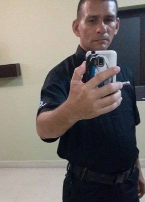 Luis Alberto Gar, 53, República de Panamá, David