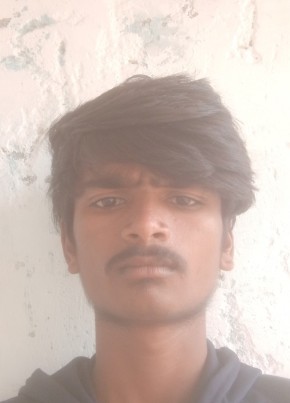 Muttu, 18, India, Gajendragarh