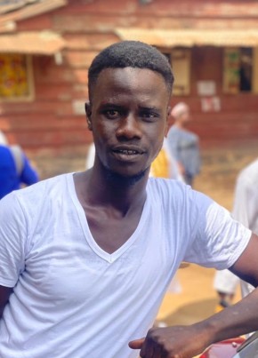 Salieu mansaray, 33, Sierra Leone, Freetown