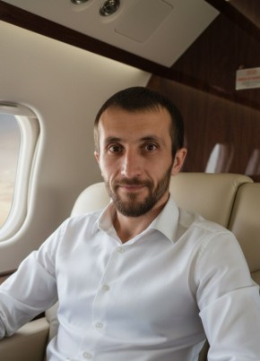 Руслан из Пироговския 33 года