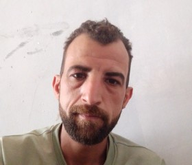 عبدالرحمن حسوبه, 32, Faraskur
