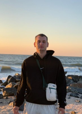 Константин из Байқоңыра 21 год