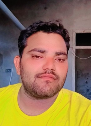 Pawan Kumar, 24, India, Jhānsi