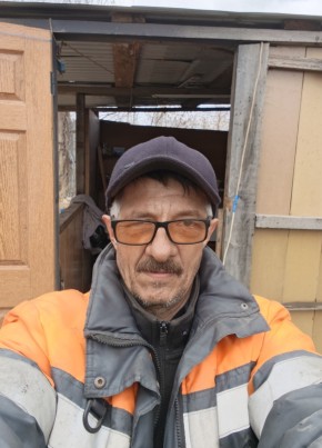Андрей из Артема 53 года