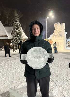 Максим из Москвы 24 года