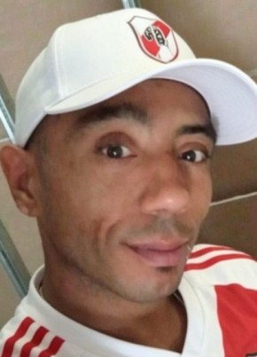 Esteban из Ciudad de La Santísima Trinidad y Puerto de Santa María del Buen Ayre 18 лет