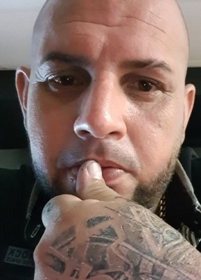 Carlos, 39, Commonwealth of Puerto Rico, Barceloneta