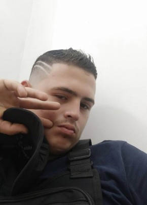 Stevan Daniel, 23, República del Ecuador, Guayaquil