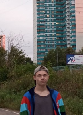 Михаил, 18, Россия, Москва