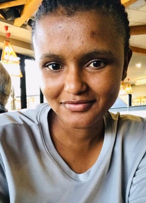 Hoperh Popairh, 24, iRiphabhuliki yase Ningizimu Afrika, IPitoli