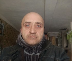 Anton, 47, Gribanovskiy