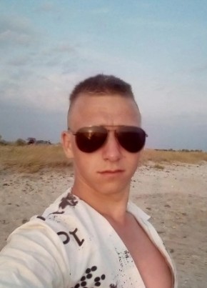 Глеб из Симферополи 23 года