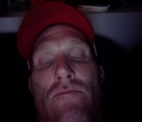 Red Ted, 41, Morayfield