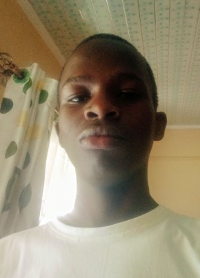 Gidy, 18, Tanzania, Sirari