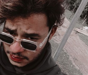 Jade, 22, Loikaw
