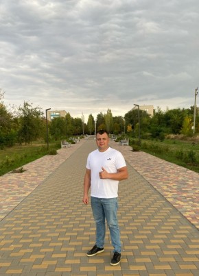 Анатолий, 30, Россия, Сургут