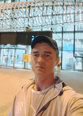 Сергей из Саратова 36 лет