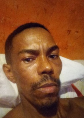 Leandro Santos из Valença (Bahia) 39 лет
