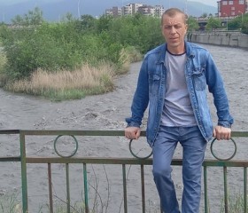 Виталий, 49 лет, Владикавказ