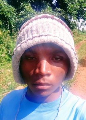 Ethan из Nairobi 25 лет