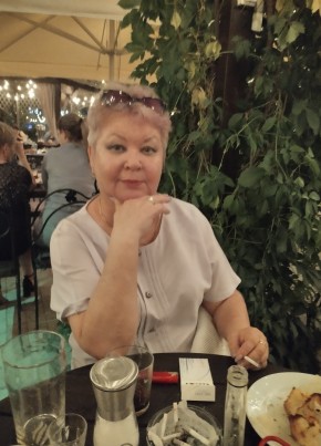 Неля из Астрахани 64 года