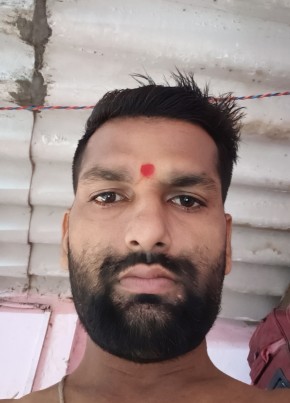 Dharmendra, 33, India, Mumbai