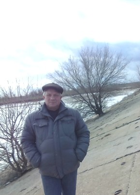 Василий, 59, Россия, Дивное