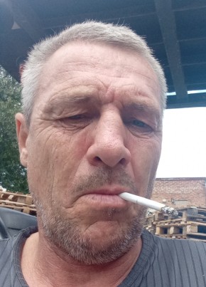 Александр из Аксая 49 лет