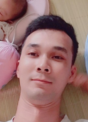 Trần, 34, Công Hòa Xã Hội Chủ Nghĩa Việt Nam, Hà Nội