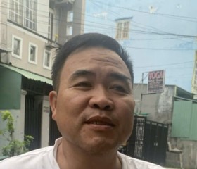 Huy, 44, Hanoi