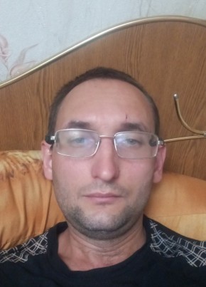 Юрий, 39, Россия, Сальск