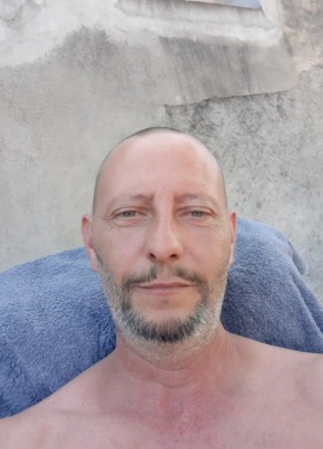 Gaëtan из Aix-les-Bains 46 лет