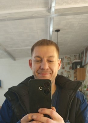 Максим из Владивостока 35 лет