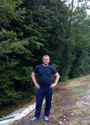 Maksim, 44, Russia, Strezhevoy