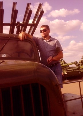 Sergey, 40, Belarus, Zelva