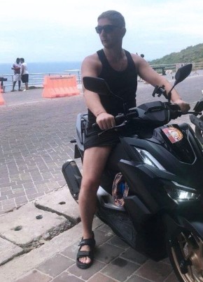 Oleg Kazakov из Thành phố Hồ Chí Minh 37 лет