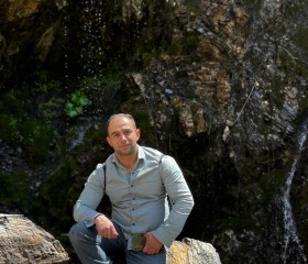 Elchin Aliev, 38, Baku