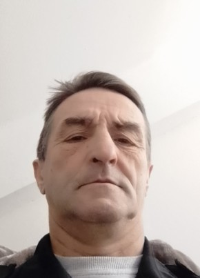 Игорь, 48, Россия, Артёмовский