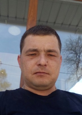 Артем, 40, Россия, Трудовое