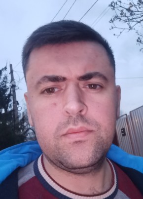 Арсен из Махачкалы 33 года