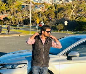 Ash, 26, Devonport