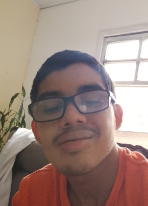 João из Curitiba 18 лет
