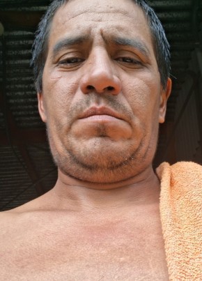 Nehemias из Alajuela 44 года